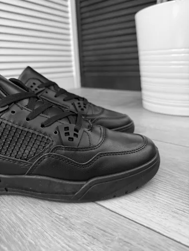 Adidasi barbati negri 711 T4-1